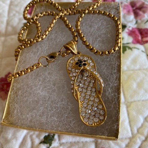 14 KT GF * RHINESTONE FLIP FLOP 1-1/2" pendant & 16" box chain * NWOT * - Picture 1 of 4